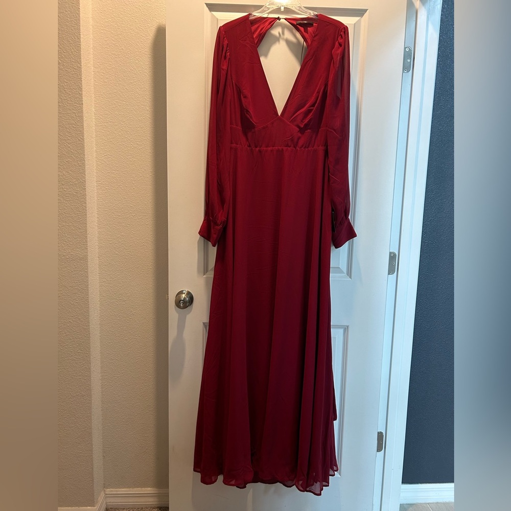 Burgundy Long Sleeve Backless Maxi Dress with tag - Picture 1 of 6